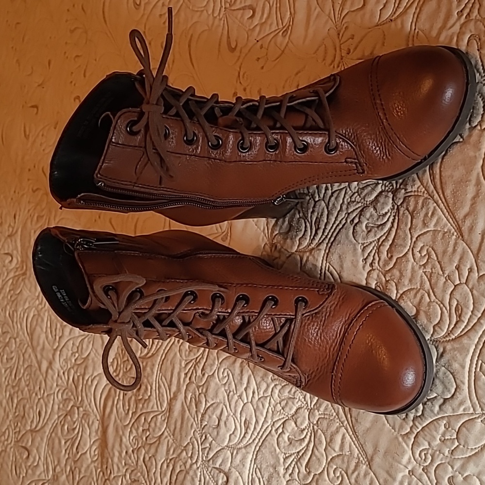 Clarks sz 8 Lissa boots